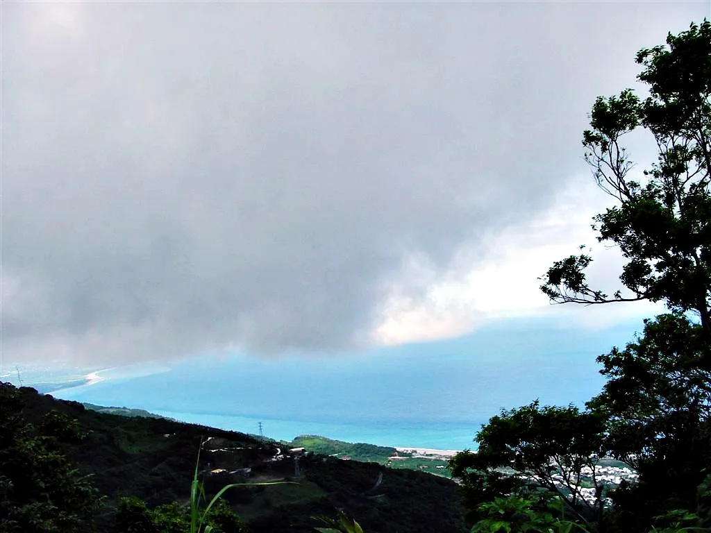 往太麻里的山路海景
