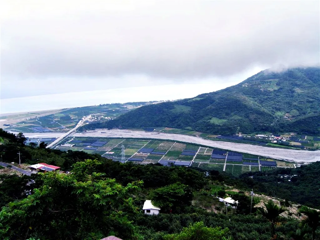 往太麻里的山間景象