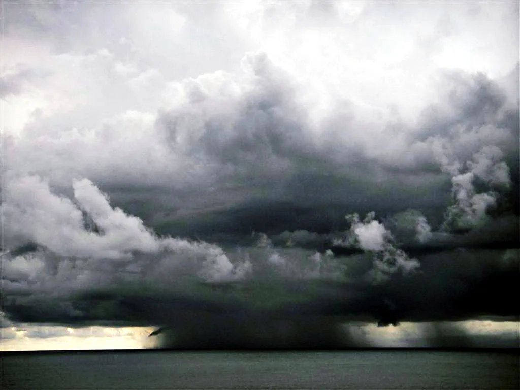 台東外海上空的奇藝雲層