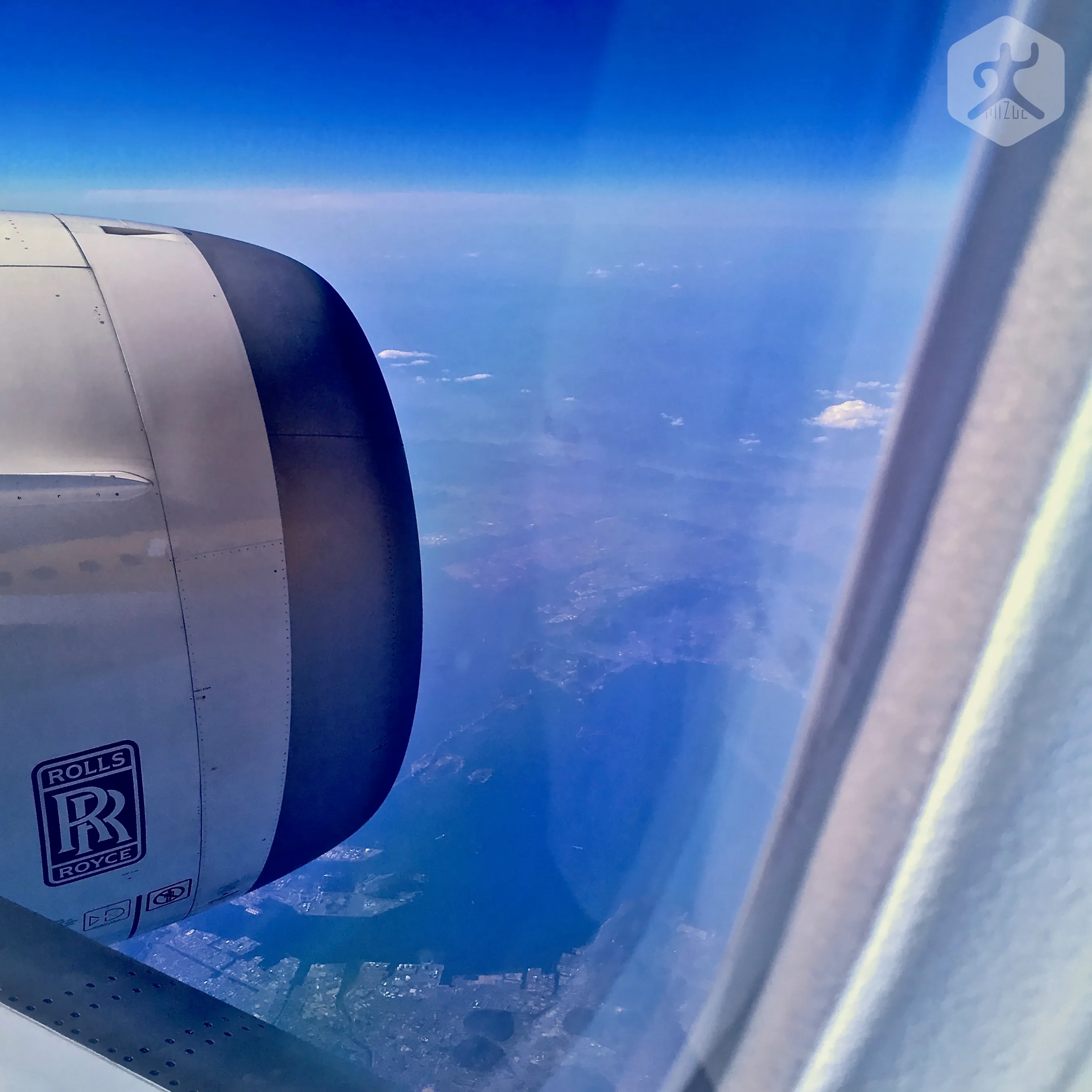 窗外日本四國高空的雲海景致